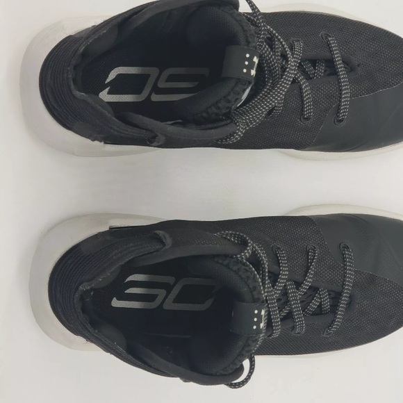 Under Armour Wardell Sc Boy’s Basketball Athletic shoes Size 5.5Y #1295998-001 - Picture 12 of 12